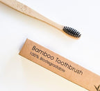 Brosse à dents en bambou, poils au charbon actif