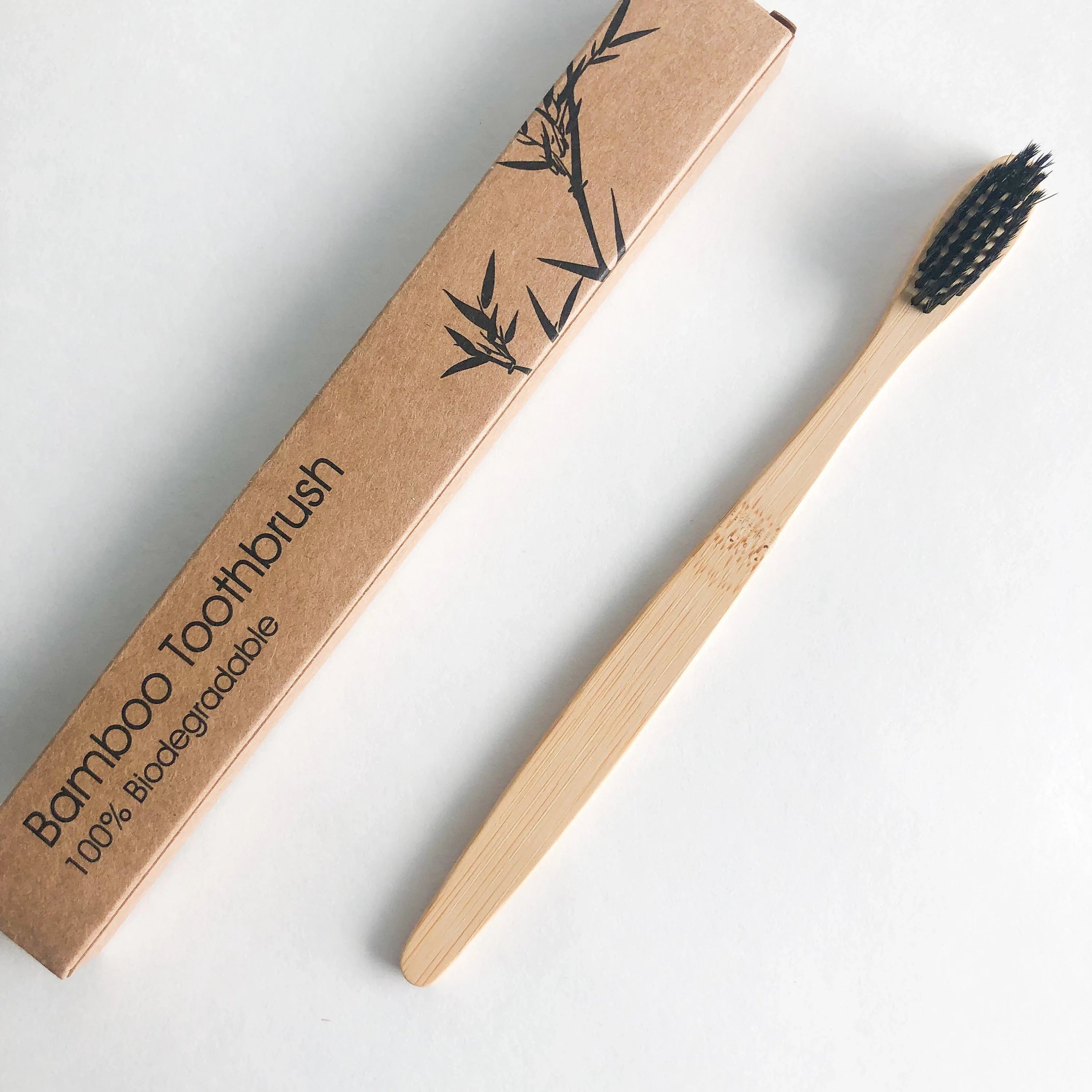 Brosse à dents en bambou, poils au charbon actif